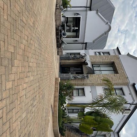Ezulwini Villa Hotel Harare Exteriör bild