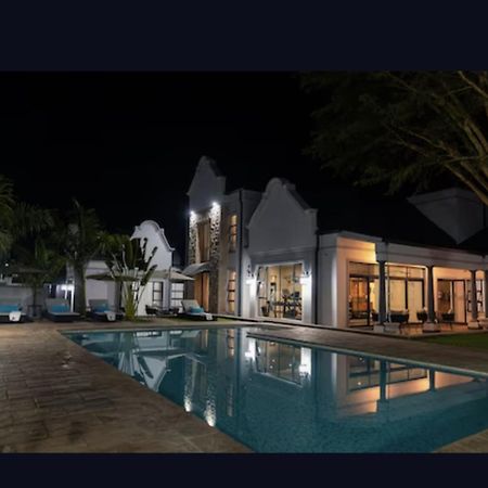 Ezulwini Villa Hotel Harare Exteriör bild