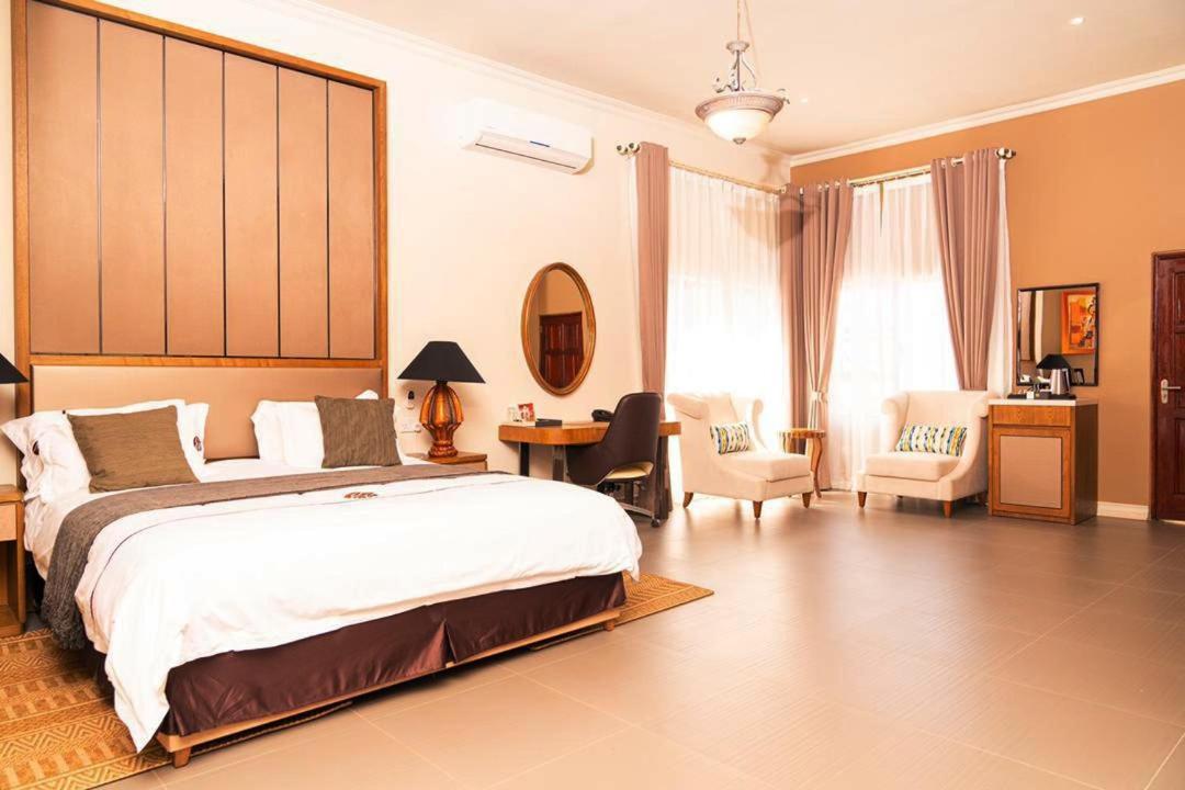 Ezulwini Villa Hotel Harare Exteriör bild