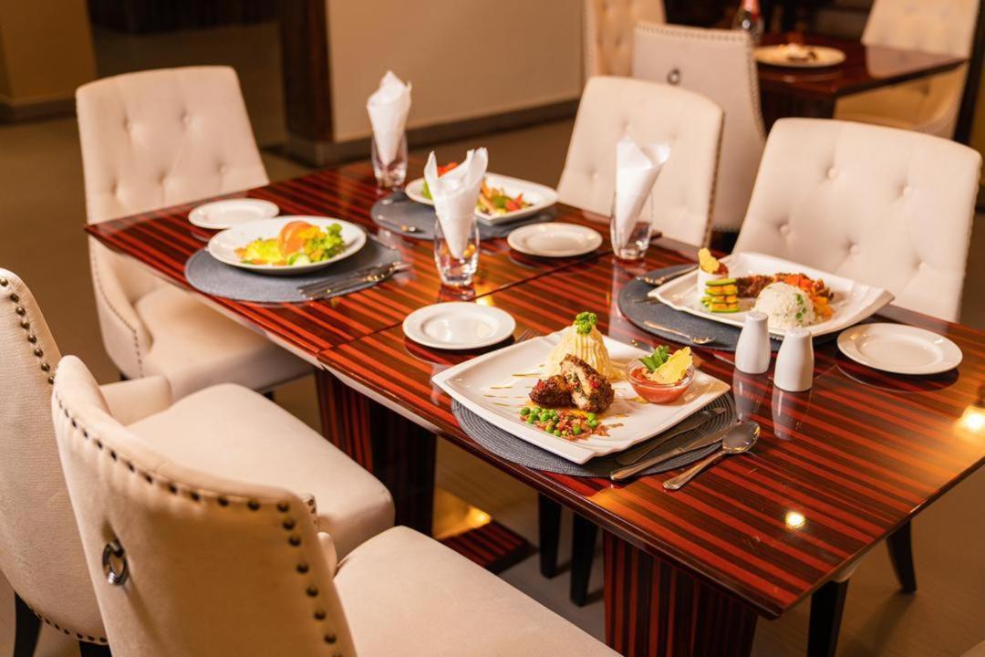 Ezulwini Villa Hotel Harare Exteriör bild